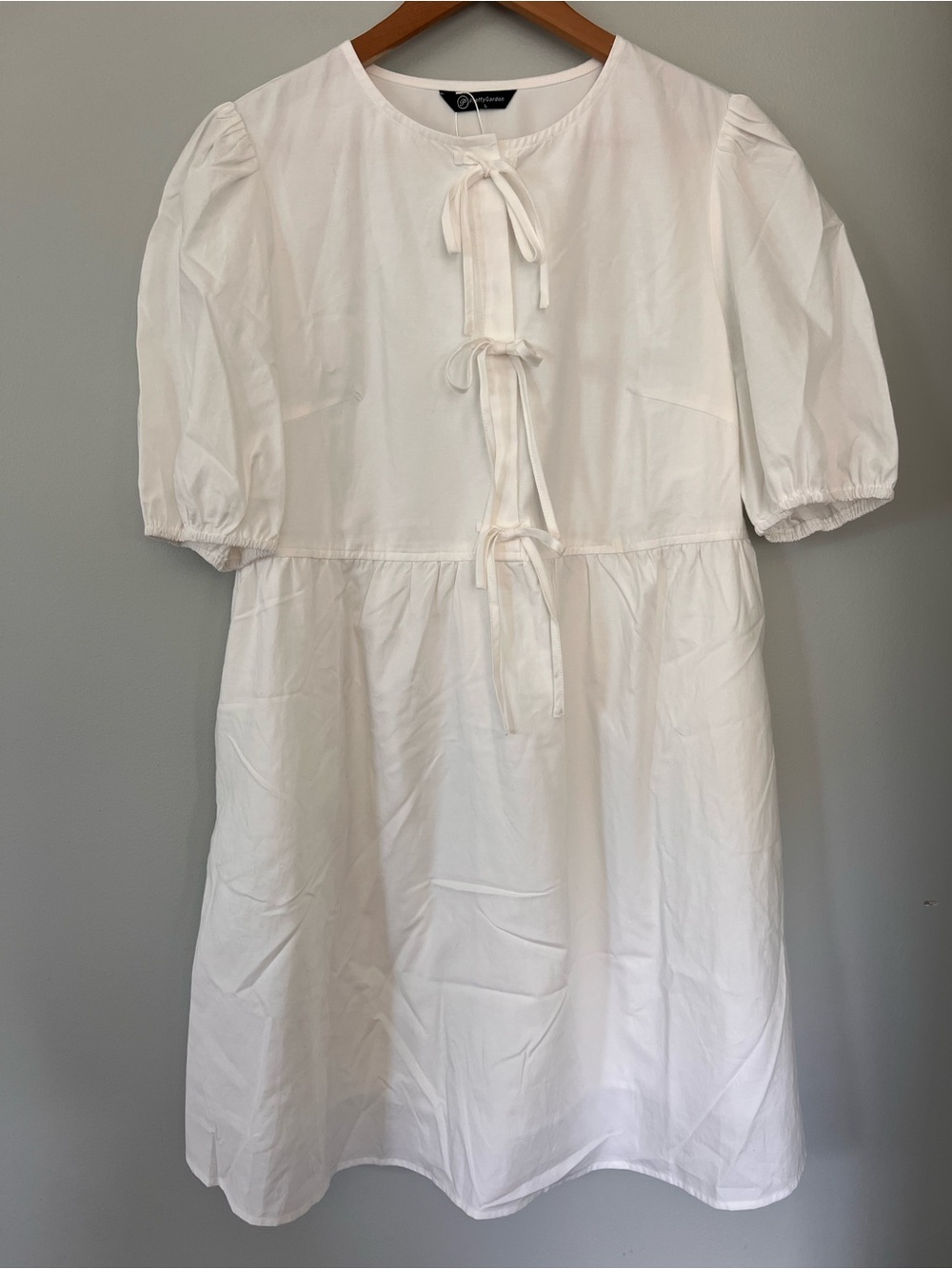 Pretty Garden Soft White Crisp Poplin Dress • Large
